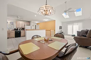 117 Dibble Hollow Ln, Windsor Locks, CT 06096 - Photo 7