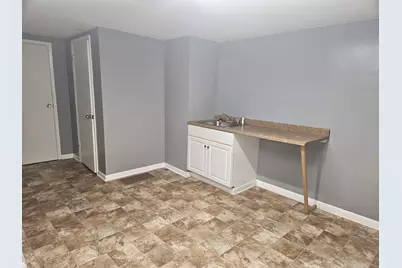 1 Town Line Road #8B, Plainville, CT 06062 - Photo 3