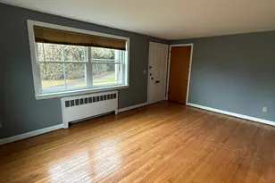 21 Hartford Ave, Newington, CT 06111 - Photo 3