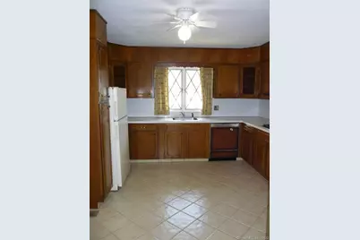 927 Burroughs Road, Fairfield, CT 06825 - Photo 11
