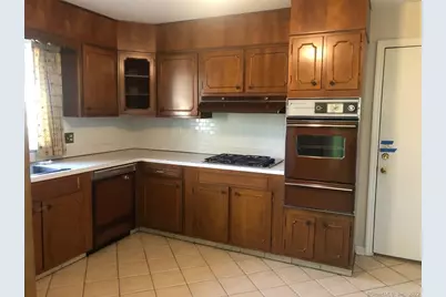 927 Burroughs Road, Fairfield, CT 06825 - Photo 9