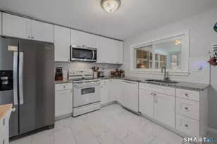 2 N Cobblers Ct, East Lyme, CT 06357 - Photo 3