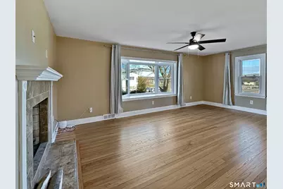 18 Phillips Street, New London, CT 06320 - Photo 13