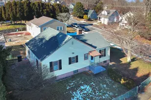 18 Phillips St, New London, CT 06320 - Photo 5