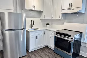 34 Hanford Ave, Bridgeport, CT 06605 - Photo 3