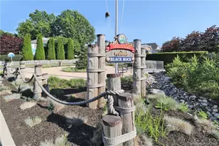 34 Hanford Ave, Bridgeport, CT 06605 - Photo 17