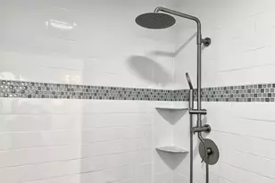 34 Hanford Ave, Bridgeport, CT 06605 - Photo 9