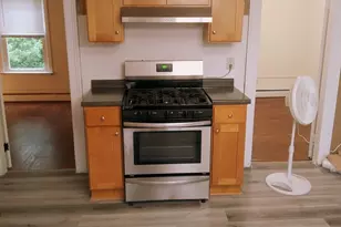 3 Botsford St, Meriden, CT 06451 - Photo 7