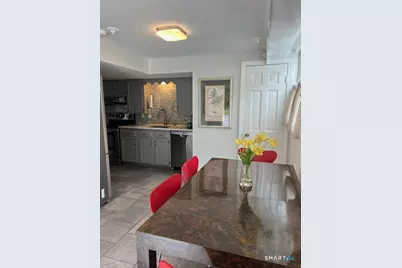 437 Hulls Farm ~carriage House~ Road, Fairfield, CT 06890 - Photo 5