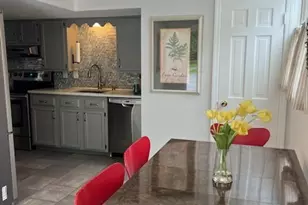 437 Hulls Farm ~carriage House~ Rd, Fairfield, CT 06890 - Photo 5