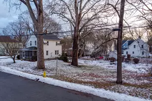 33 Chapman St, Putnam, CT 06260 - Photo 3