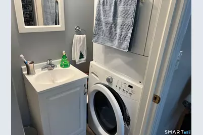 272 Court D, Bld 54 Court, Bridgeport, CT 06610 - Photo 9