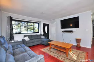 8 Cornfield Rd, Waterbury, CT 06704 - Photo 5