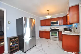 8 Cornfield Rd, Waterbury, CT 06704 - Photo 11