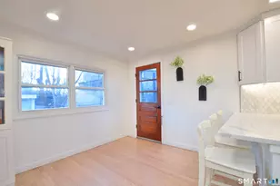 207 Hillcrest Rd, Bridgeport, CT 06606 - Photo 17