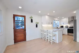 207 Hillcrest Rd, Bridgeport, CT 06606 - Photo 11