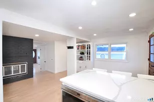 207 Hillcrest Rd, Bridgeport, CT 06606 - Photo 15