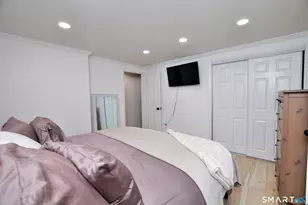 207 Hillcrest Rd, Bridgeport, CT 06606 - Photo 25