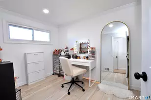 207 Hillcrest Rd, Bridgeport, CT 06606 - Photo 29