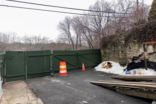 248 N Walnut St, Waterbury, CT 06704 - Photo 27