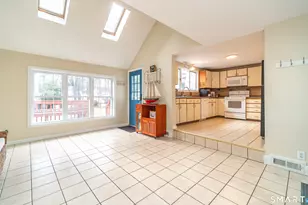 86 Hartwell Rd, West Hartford, CT 06117 - Photo 5