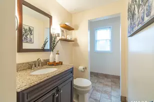 86 Hartwell Rd, West Hartford, CT 06117 - Photo 23