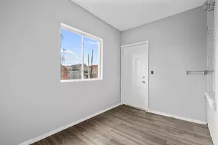 19 Whitmore St, Hartford, CT 06114 - Photo 9