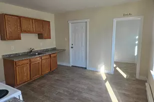 75 Alma St, Waterbury, CT 06705 - Photo 5