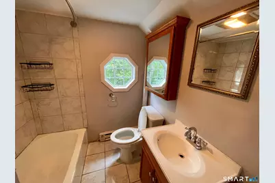 31 Grand Street, New London, CT 06320 - Photo 17