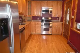 22 Broad St, Groton, CT 06340 - Photo 3