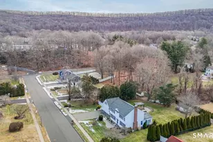 42 Anton Ln, Berlin, CT 06037 - Photo 3