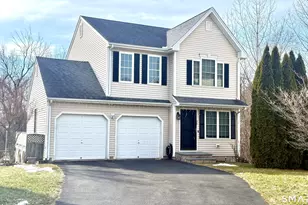 36 Schoolhouse Landing, East Granby, CT 06026 - Photo 1