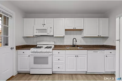 30 Hamilton Court #B, Stamford, CT 06902 - Photo 7