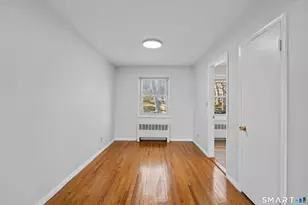 30 Hamilton Ct, Stamford, CT 06902 - Photo 5