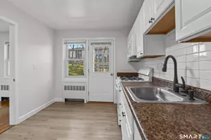 30 Hamilton Ct, Stamford, CT 06902 - Photo 9