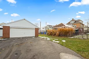 11 Crosby St, West Hartford, CT 06119 - Photo 31