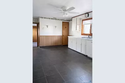 5 Edmund Lane, Enfield, CT 06082 - Photo 3