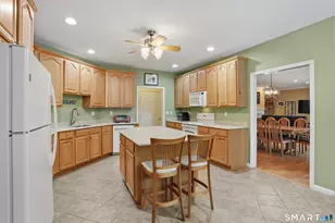 79 Suzie Dr, Newtown, CT 06470 - Photo 3