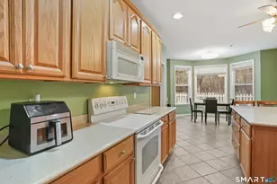 79 Suzie Dr, Newtown, CT 06470 - Photo 23