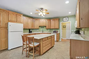 79 Suzie Dr, Newtown, CT 06470 - Photo 25