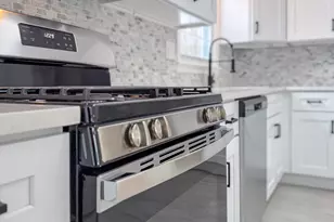 1 Rodney St, West Haven, CT 06516 - Photo 7