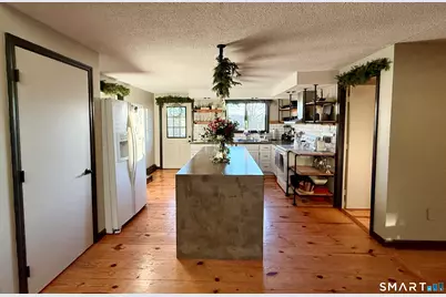 105 Riverside Drive, Meriden, CT 06451 - Photo 25