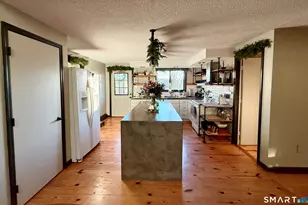 105 Riverside Dr, Meriden, CT 06451 - Photo 25