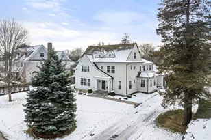 324 Sunnieholme Dr, Fairfield, CT 06824 - Photo 1