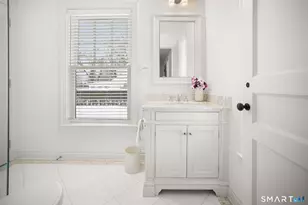 324 Sunnieholme Dr, Fairfield, CT 06824 - Photo 17