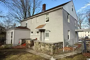 70 Manila Pl, Bridgeport, CT 06610 - Photo 5