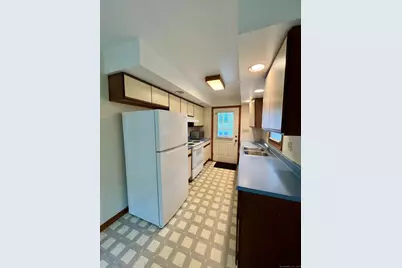 7 Golden Hill Street #2nd floor, Bethel, CT 06801 - Photo 5