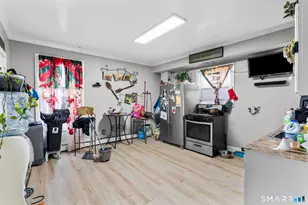 103 Walnut St, Waterbury, CT 06704 - Photo 7