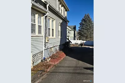 39 Lockhart Avenue, Waterbury, CT 06705 - Photo 5