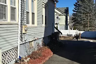 39 Lockhart Ave, Waterbury, CT 06705 - Photo 5